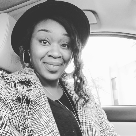 Meet your Posher, Kheri. - Picture 3 of 6